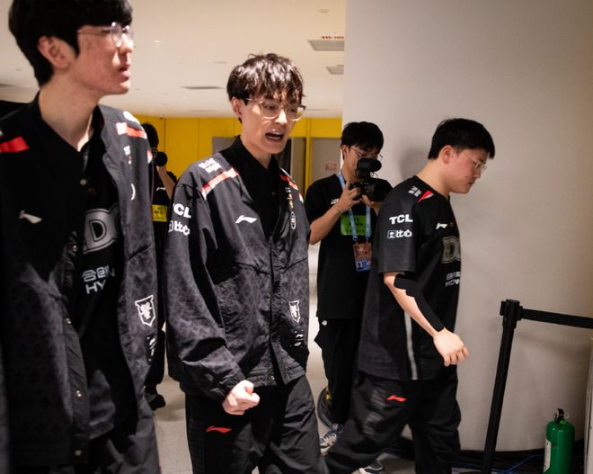 爱游戏-包含Uzi在美国队比赛中挺进下一轮，关键助攻引发热议！的词条