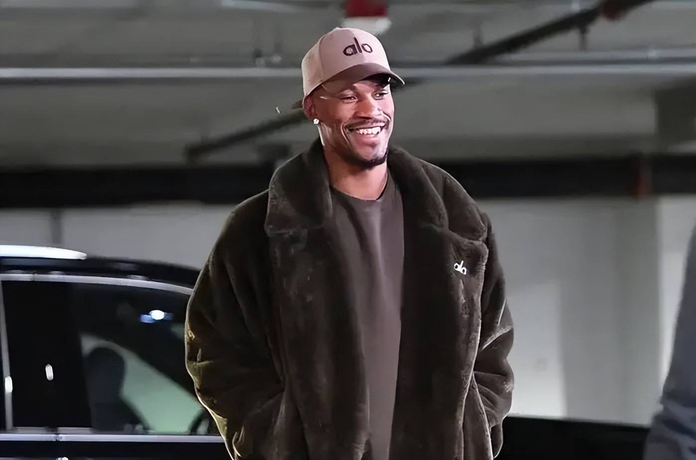 爱游戏体育-关于巴特勒回归赛场，关键助攻首场状态亮眼，法国队观众沸腾！的信息